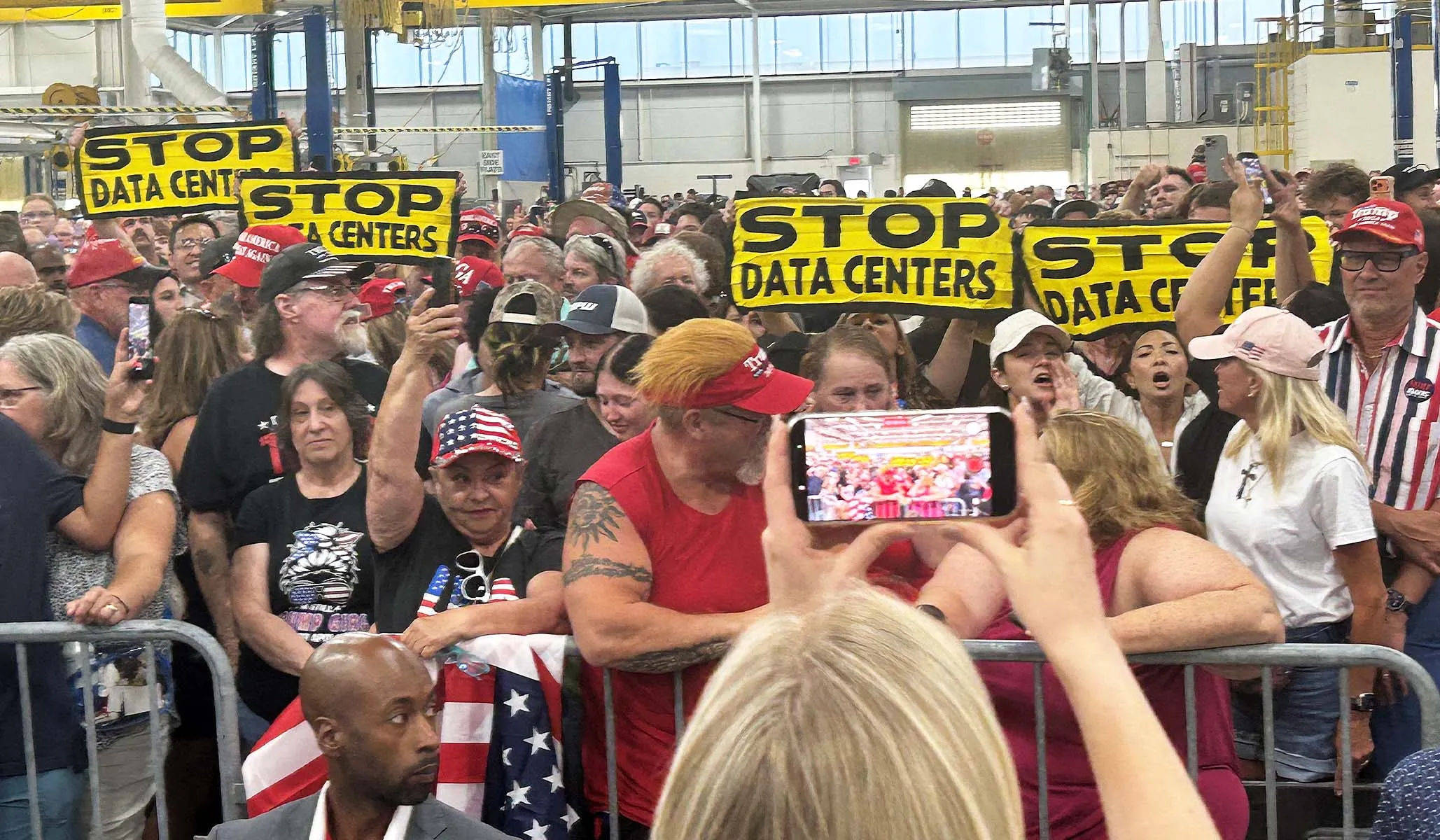 Texas Republicans Dig in on Opposition to Data Centers: Poll